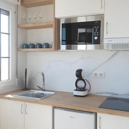 Otto's Tajamar Apartment *